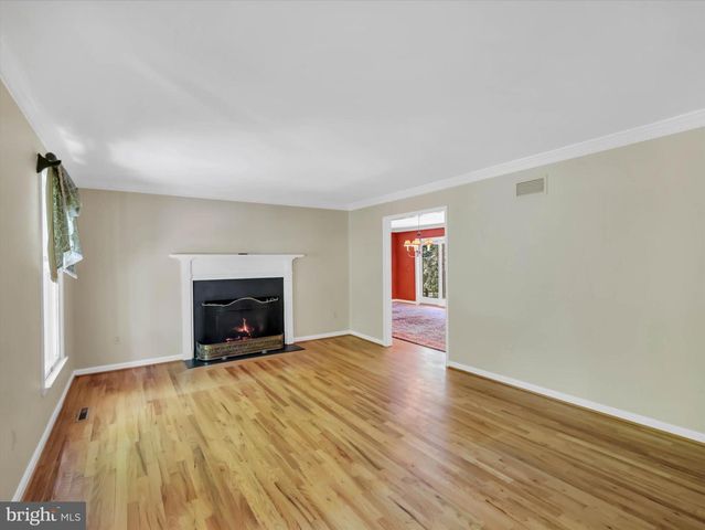 9204 FALLS BRIDGE LN, Rockville, MD 20854