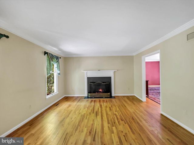 9204 FALLS BRIDGE LN, Rockville, MD 20854