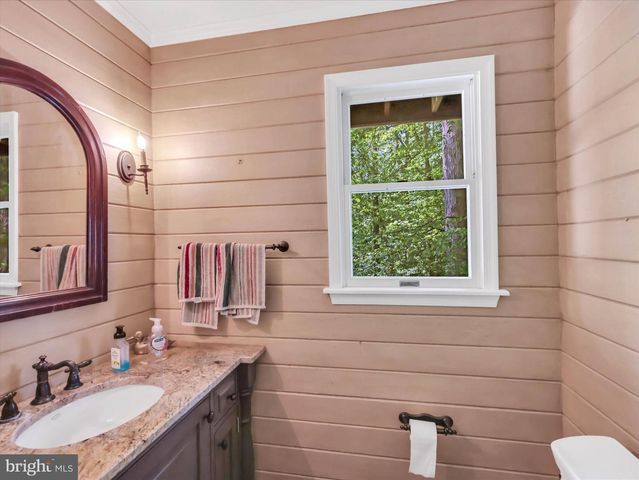 9204 FALLS BRIDGE LN, Rockville, MD 20854