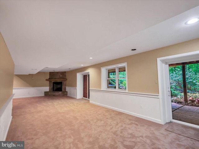 9204 FALLS BRIDGE LN, Rockville, MD 20854