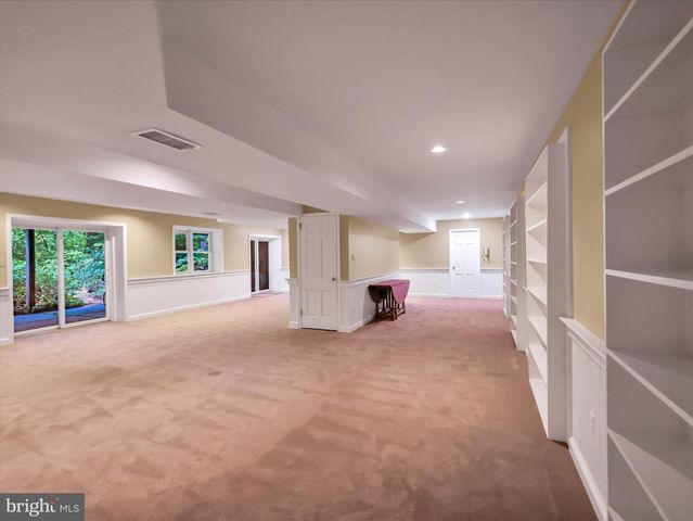 9204 FALLS BRIDGE LN, Rockville, MD 20854