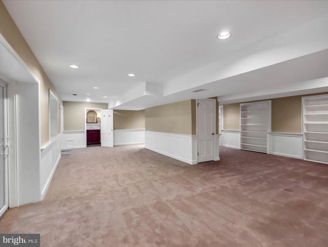 9204 FALLS BRIDGE LN, Rockville, MD 20854