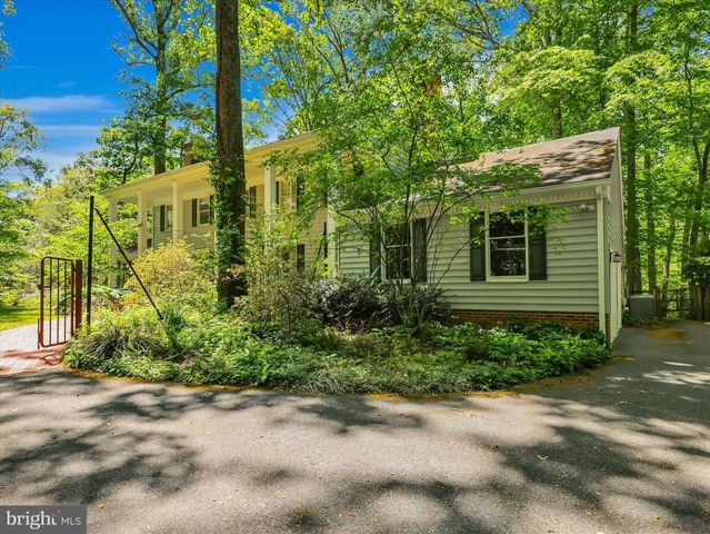 9204 FALLS BRIDGE LN, Rockville, MD 20854