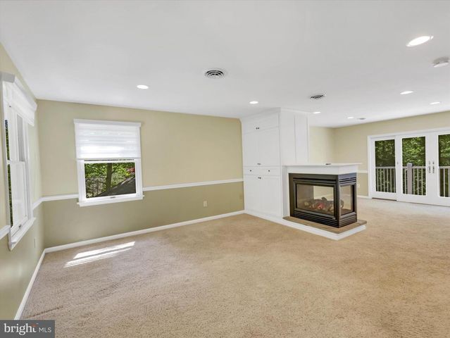 9204 FALLS BRIDGE LN, Rockville, MD 20854