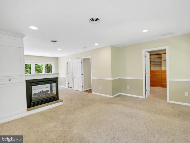 9204 FALLS BRIDGE LN, Rockville, MD 20854