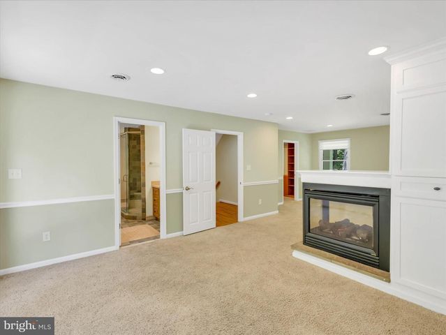 9204 FALLS BRIDGE LN, Rockville, MD 20854