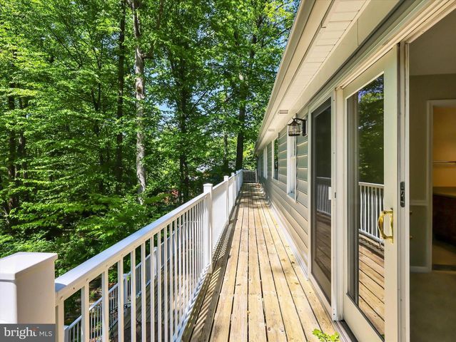 9204 FALLS BRIDGE LN, Rockville, MD 20854