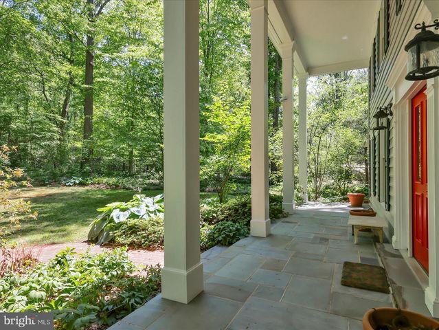 9204 FALLS BRIDGE LN, Rockville, MD 20854