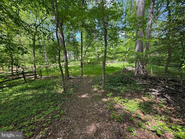 9204 FALLS BRIDGE LN, Rockville, MD 20854