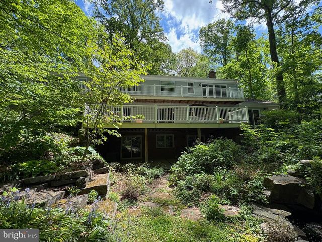 9204 FALLS BRIDGE LN, Rockville, MD 20854