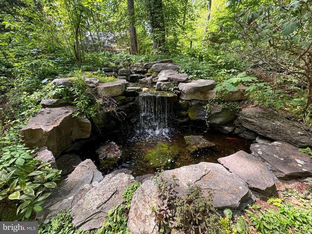 9204 FALLS BRIDGE LN, Rockville, MD 20854