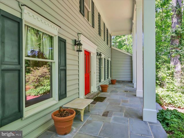 9204 FALLS BRIDGE LN, Rockville, MD 20854