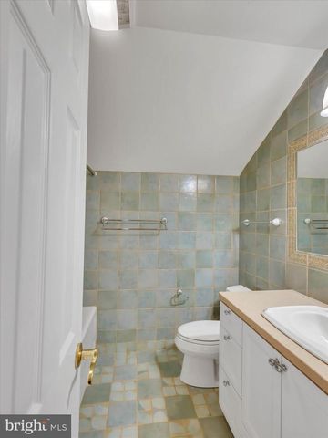 9204 FALLS BRIDGE LN, Rockville, MD 20854