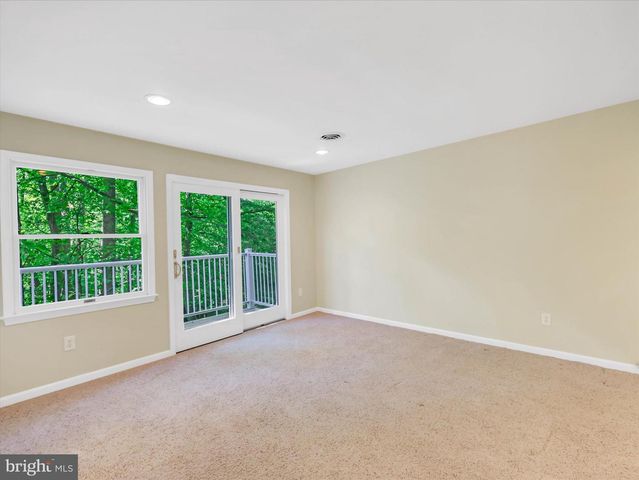 9204 FALLS BRIDGE LN, Rockville, MD 20854