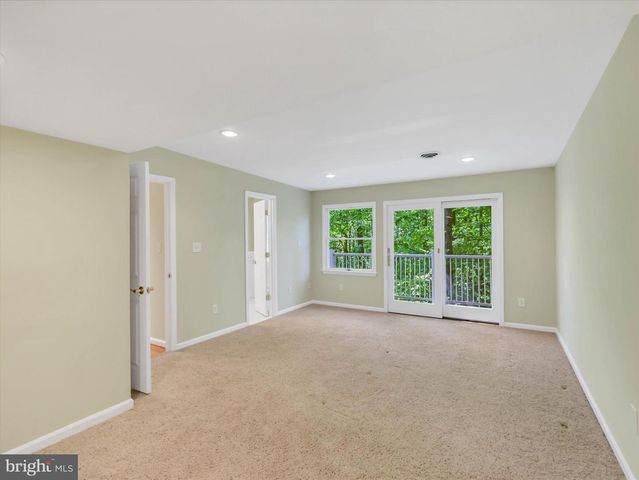 9204 FALLS BRIDGE LN, Rockville, MD 20854