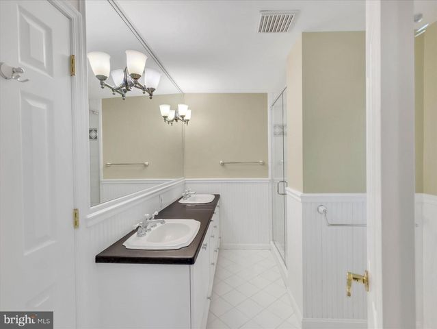 9204 FALLS BRIDGE LN, Rockville, MD 20854