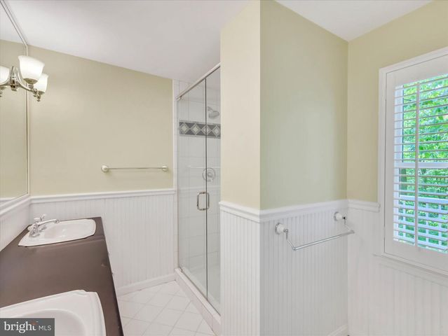 9204 FALLS BRIDGE LN, Rockville, MD 20854