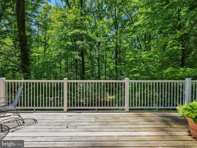 9204 FALLS BRIDGE LN, Rockville, MD 20854