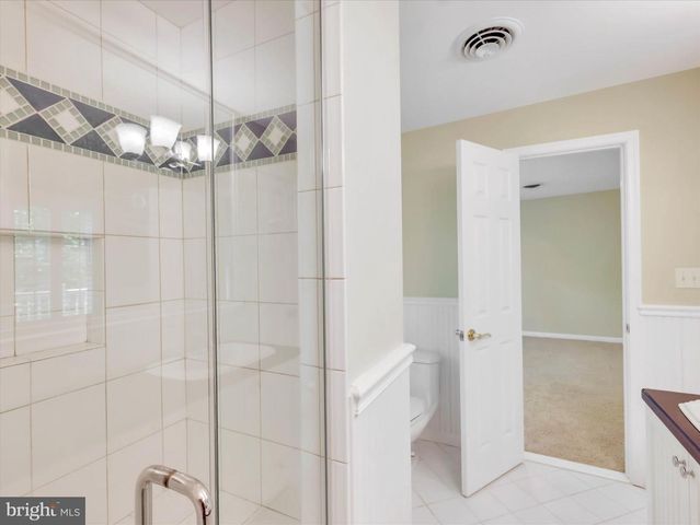 9204 FALLS BRIDGE LN, Rockville, MD 20854