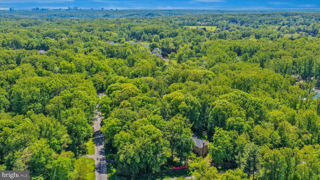 9204 FALLS BRIDGE LN, Rockville, MD 20854