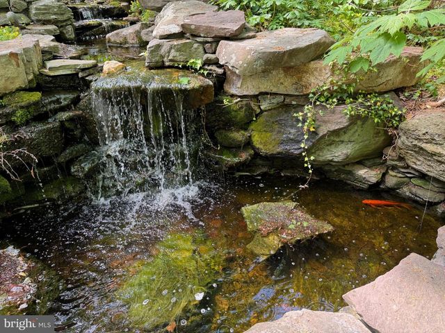 9204 FALLS BRIDGE LN, Rockville, MD 20854
