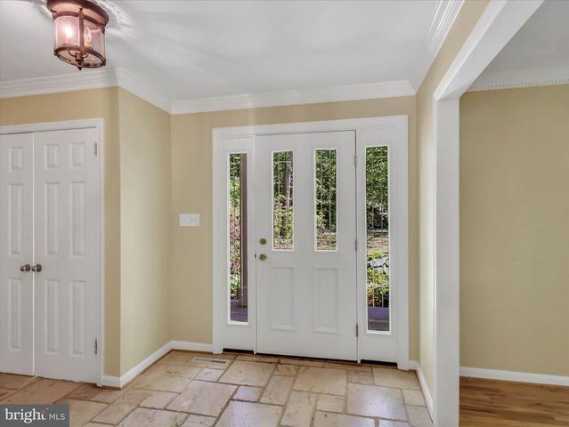 9204 FALLS BRIDGE LN, Rockville, MD 20854
