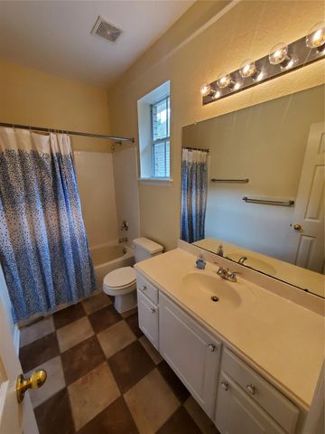 2715 Falling Forest Court, Richmond, TX 77406