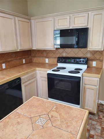 2715 Falling Forest Court, Richmond, TX 77406