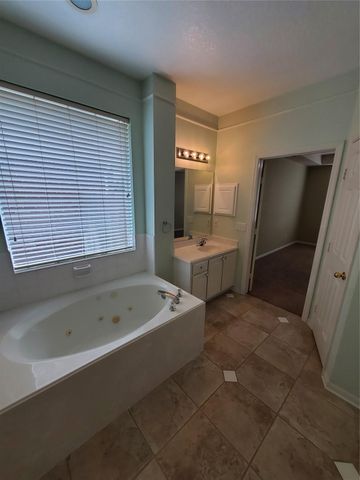 2715 Falling Forest Court, Richmond, TX 77406