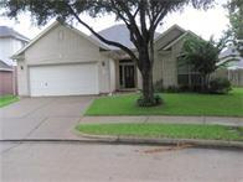 2715 Falling Forest Court, Richmond, TX 77406