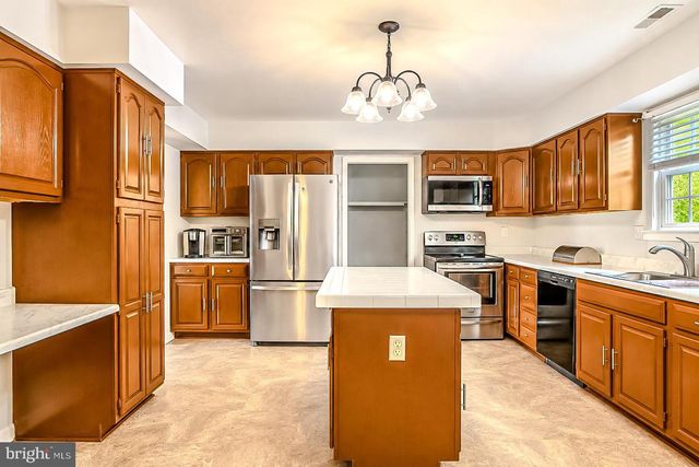 5802 BOST LN, Clinton, MD 20735