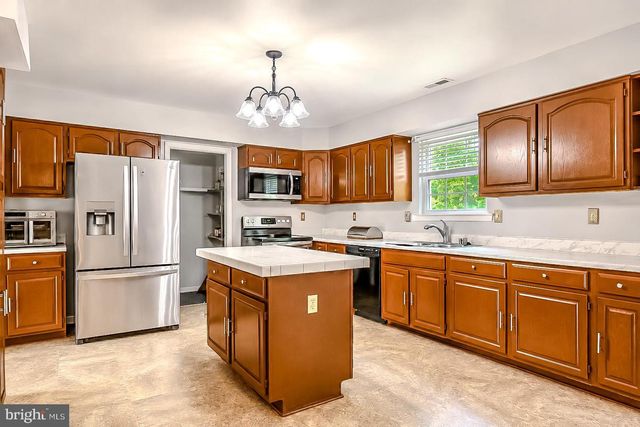 5802 BOST LN, Clinton, MD 20735