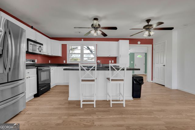 821 Highway 323, Gillsville, GA 30543