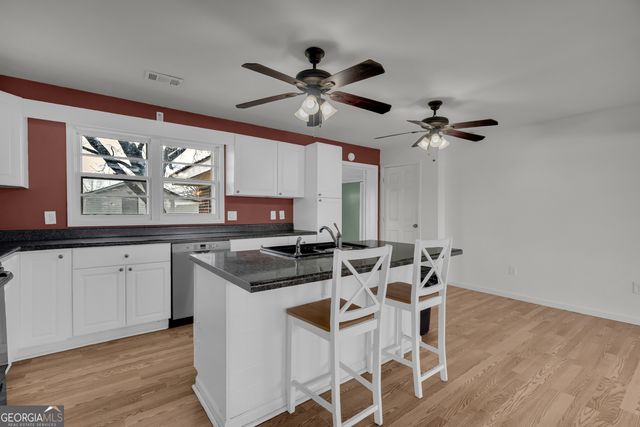 821 Highway 323, Gillsville, GA 30543