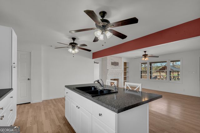 821 Highway 323, Gillsville, GA 30543