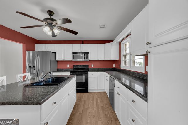 821 Highway 323, Gillsville, GA 30543