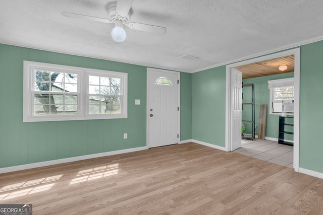 821 Highway 323, Gillsville, GA 30543