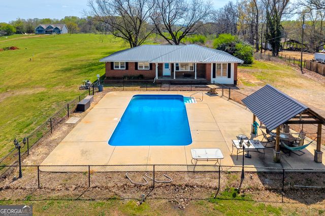 821 Highway 323, Gillsville, GA 30543