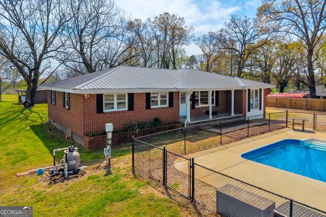 821 Highway 323, Gillsville, GA 30543