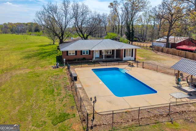 821 Highway 323, Gillsville, GA 30543