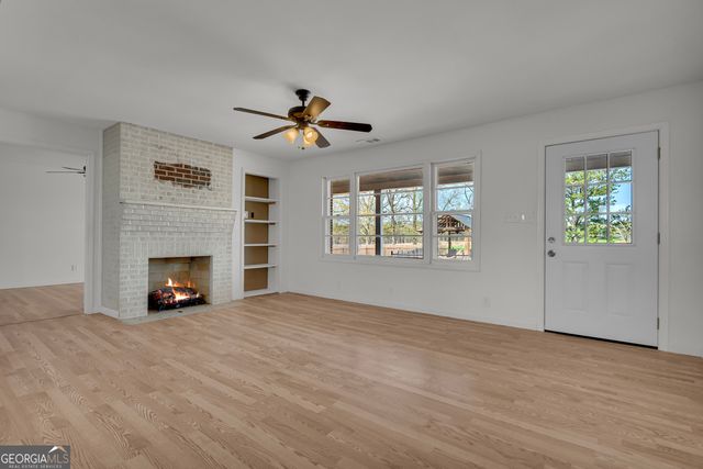 821 Highway 323, Gillsville, GA 30543