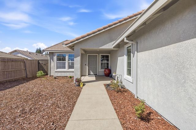 107 Calloway Ln, Ione, CA 95640