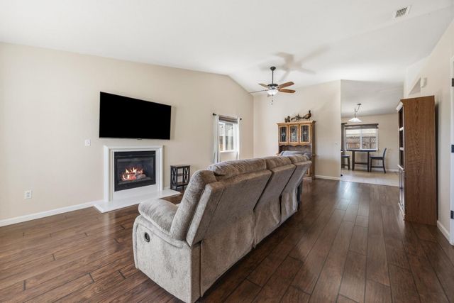 107 Calloway Ln, Ione, CA 95640