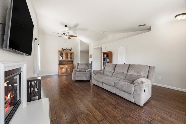 107 Calloway Ln, Ione, CA 95640