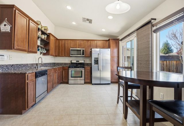 107 Calloway Ln, Ione, CA 95640