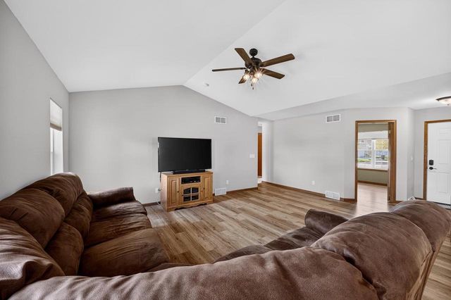3152 W Main Street, Sun Prairie, WI 53590