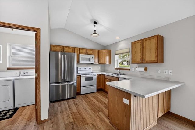 3152 W Main Street, Sun Prairie, WI 53590