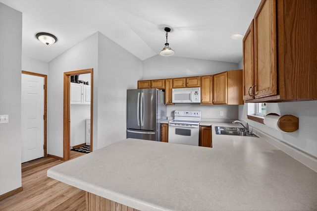 3152 W Main Street, Sun Prairie, WI 53590