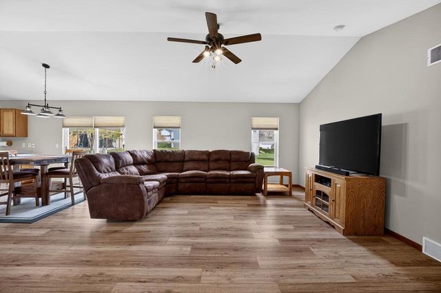 3152 W Main Street, Sun Prairie, WI 53590