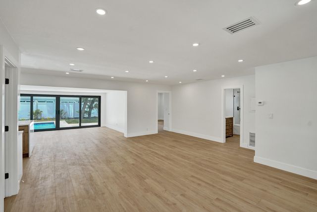 669 SW 3rd Street, Boca Raton, FL 33486